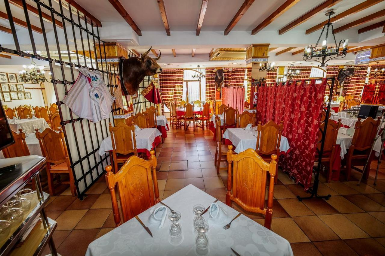לה רודה Hotel Flor De La Mancha מראה חיצוני תמונה