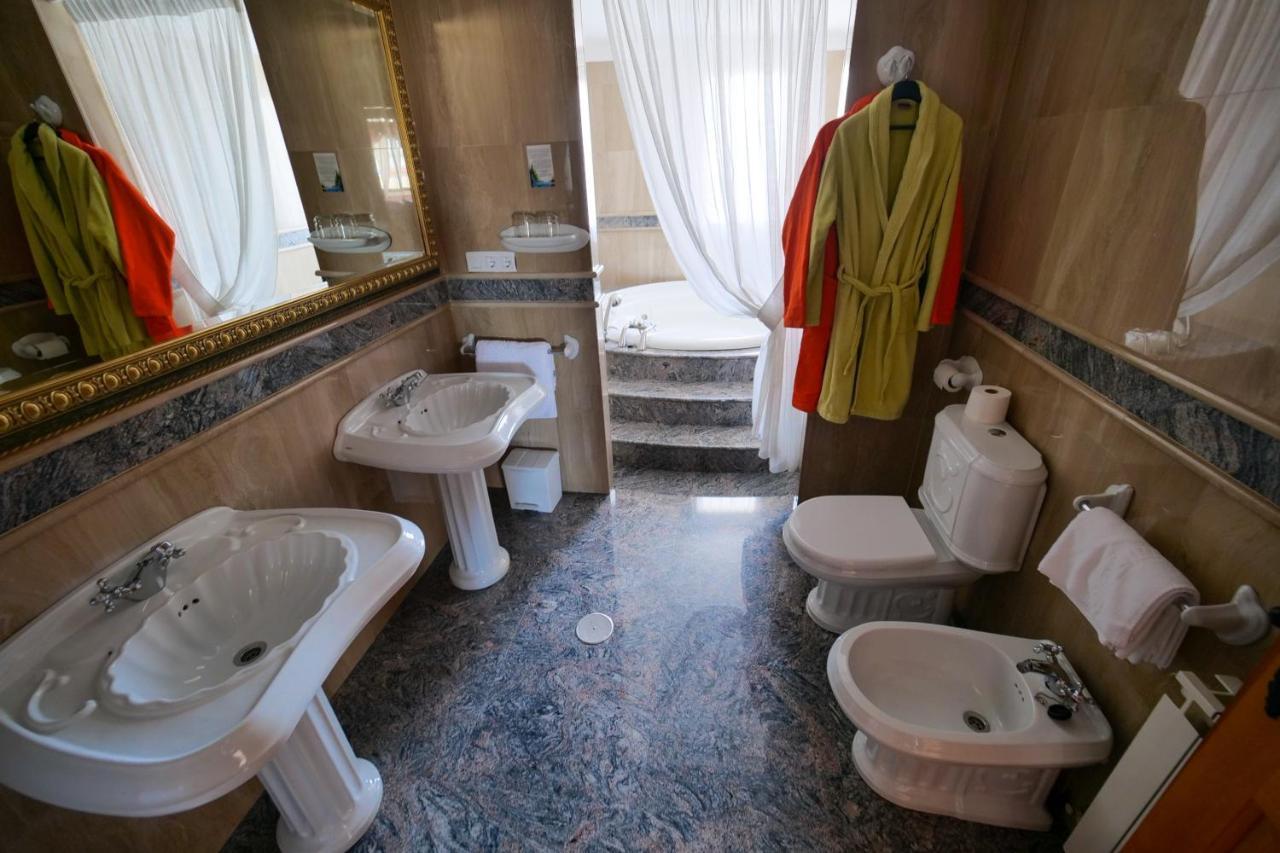 לה רודה Hotel Flor De La Mancha מראה חיצוני תמונה