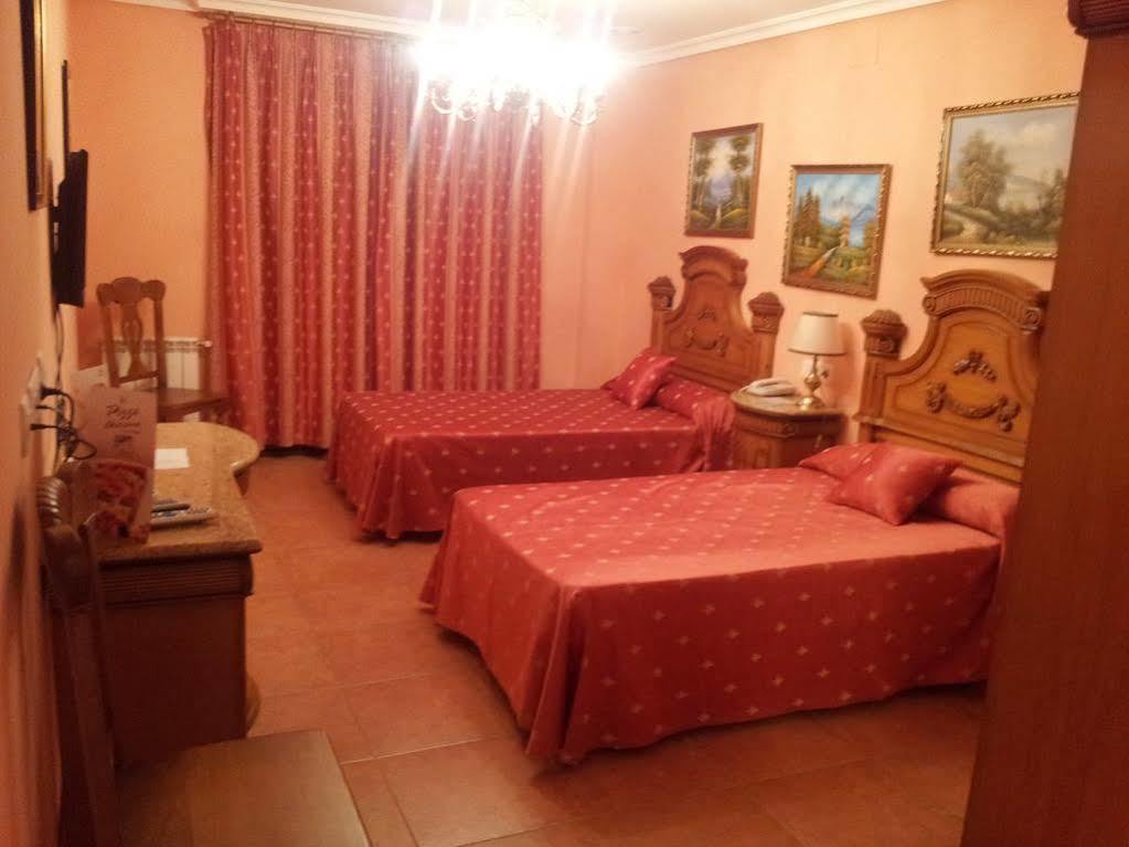 לה רודה Hotel Flor De La Mancha מראה חיצוני תמונה